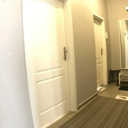 Apartment Rynek Ratusz - Self Check-In - Vat Invoice - View On The Market Sqr